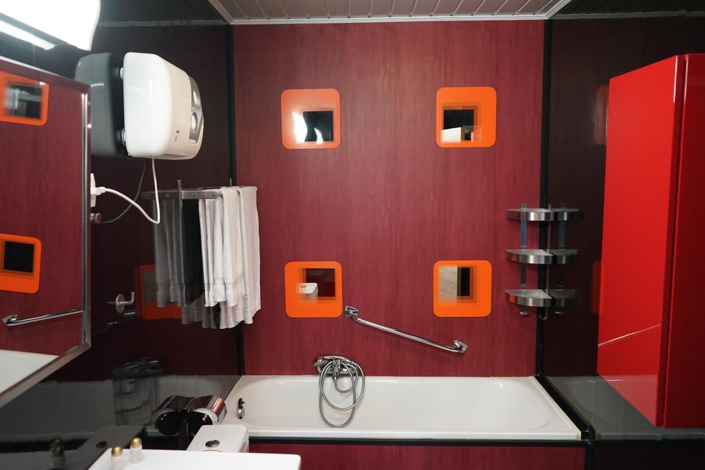 Hotel Les 5 Ourthes Houffalize Room photo